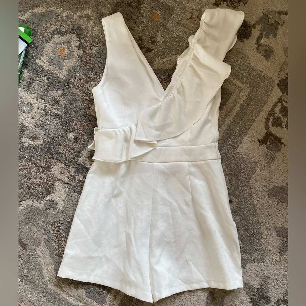 DO+BE white ruffle romper